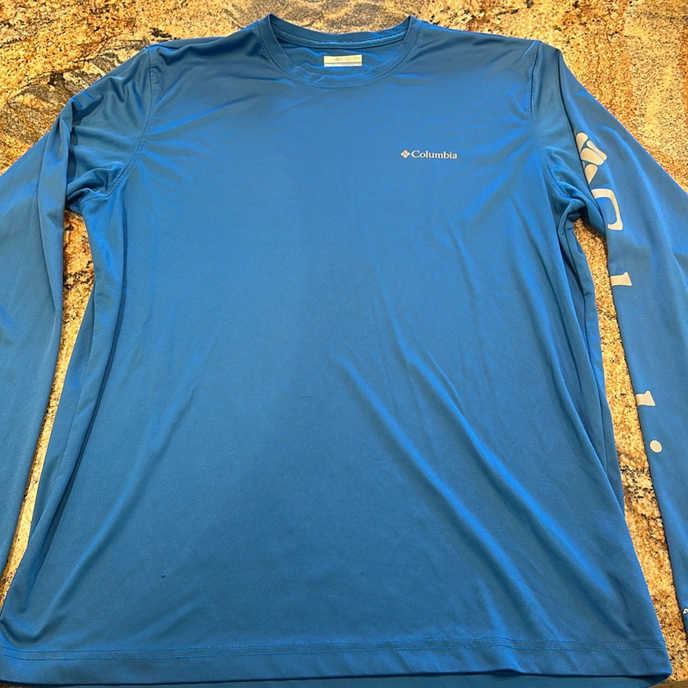 Men’s large blue Columbia long sleeve